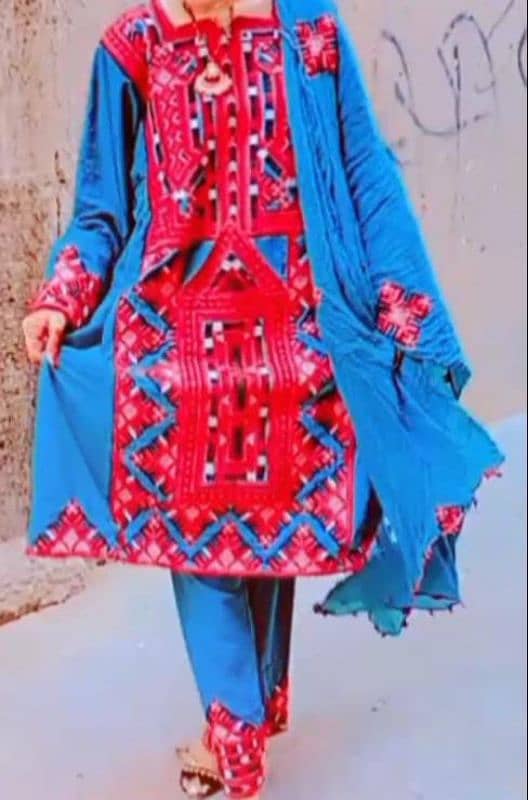 10/10 condition Balochi dress just 4 hours use Kiya h large  size 0