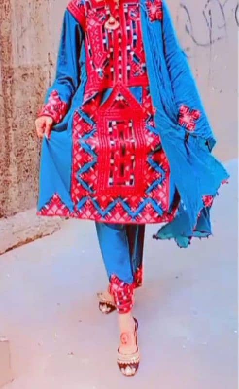 10/10 condition Balochi dress just 4 hours use Kiya h large  size 2