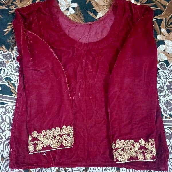 Stitched saarhi, mehroon fancy sarhi, velvet sarhi 5