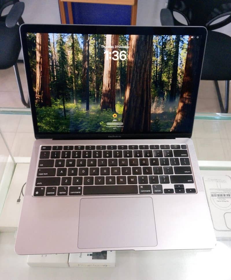 Used MacBook Air  13" M1 8C CPU/7C GPU/8GB/256GB SSD SG 2