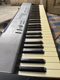 Casio LK 120 Piano (Japan) 100 Sound + Voices Music Instrument