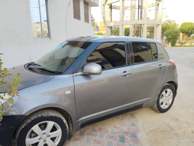 Suzuki Swift Dlx 1.3 2014 Model 3