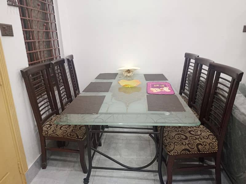 Dining table with six chairs 3