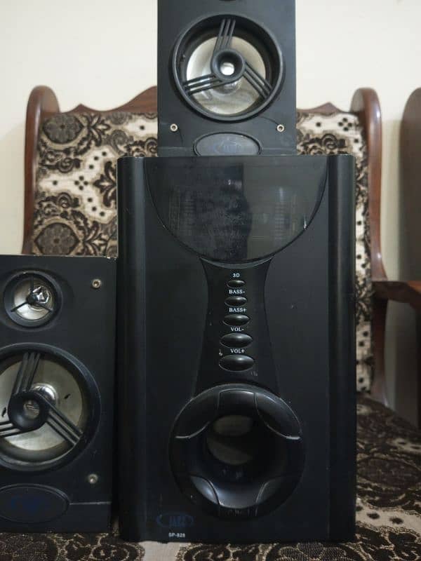 Jazz sp 828 Amplifier and Speakers 2