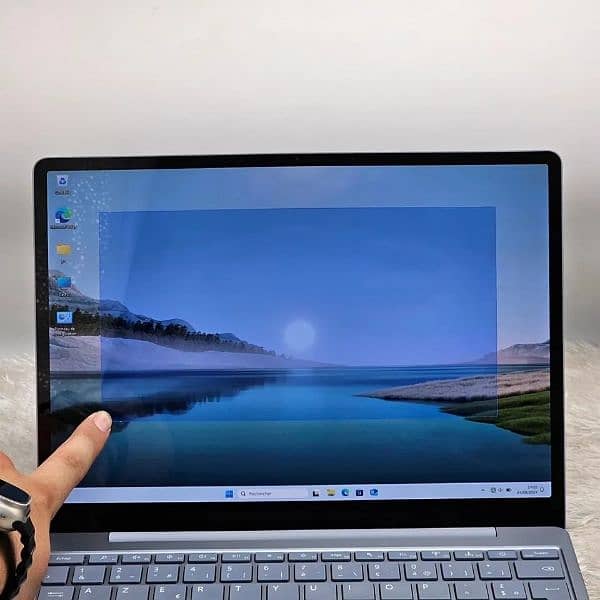 Surface Laptop Go i5 10th gen 8gb ram 256gb ssd 2