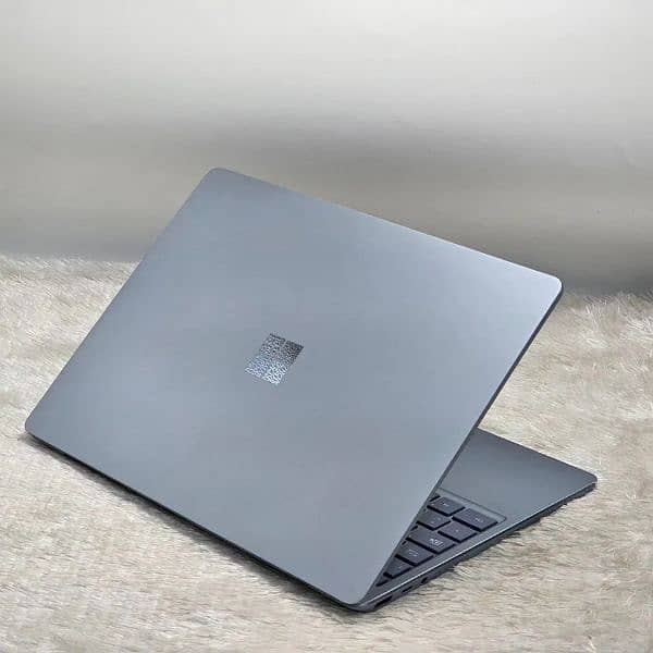 Surface Laptop Go i5 10th gen 8gb ram 256gb ssd 3