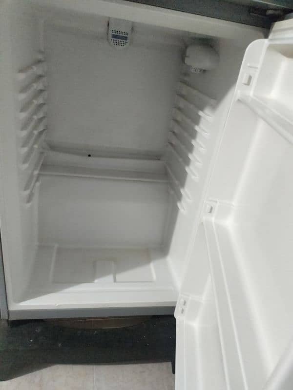 Refrigerator For sale 3