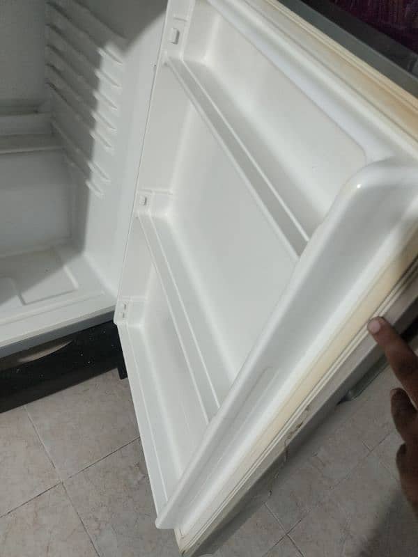 Refrigerator For sale 4