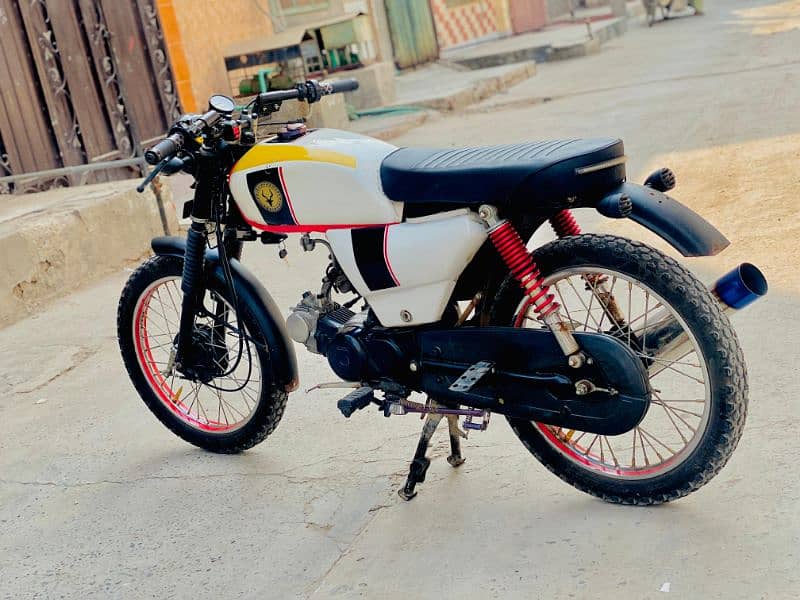 Honda 70 2002 model  restore Bike.  Convert Cafe Racer 0