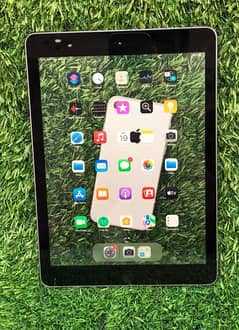 Apple iPad 5th Generation (32Gb) good condition WhatsApp (03274117805)