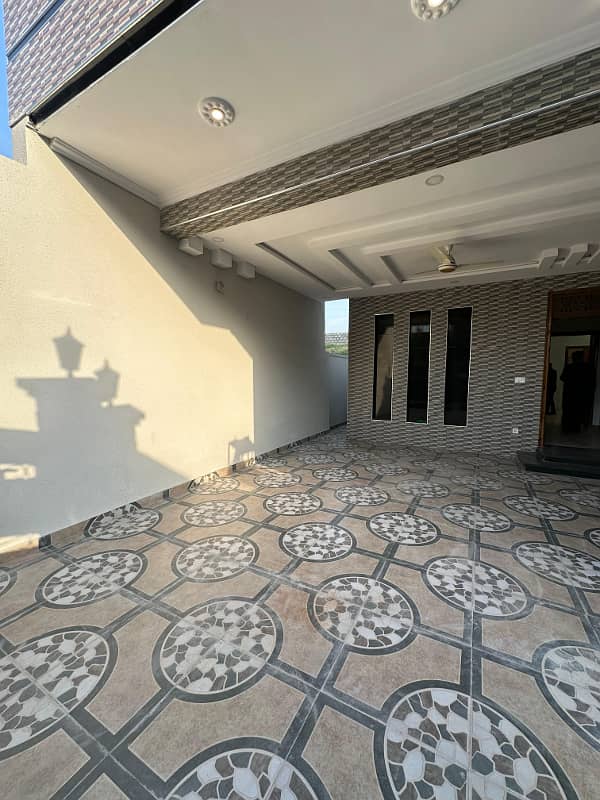 10 Marla Double Storey Spanish Corner House Is Available For Sale In Kohistan Enclave, Wah Cantt. 1