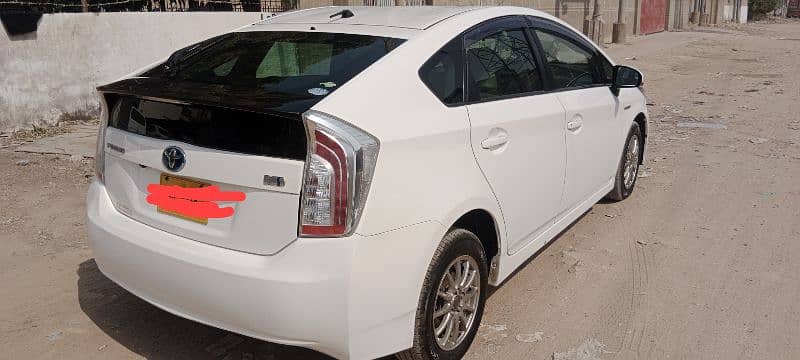 Toyota Prius 2014 9