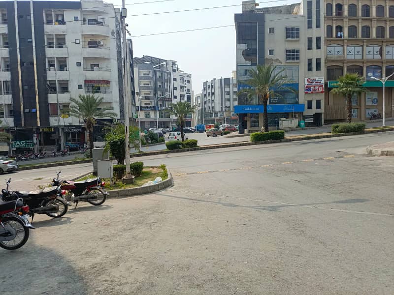 1015 Sq-Ft Ground Floor Shop For Rent In Bahria Town Civic Center 3