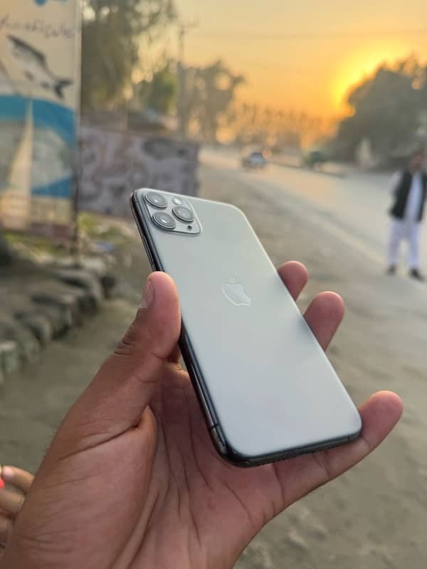 iphone 11 pro 10 by 10 256 gb 98 bh non pta 3