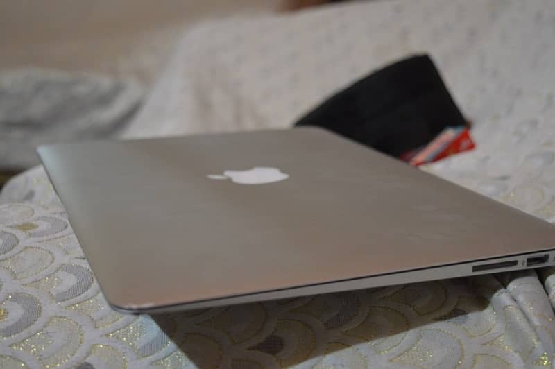 MacBook air 2012—13 0