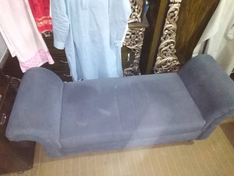 3 seater Dewan available for sale in good condition. . 3