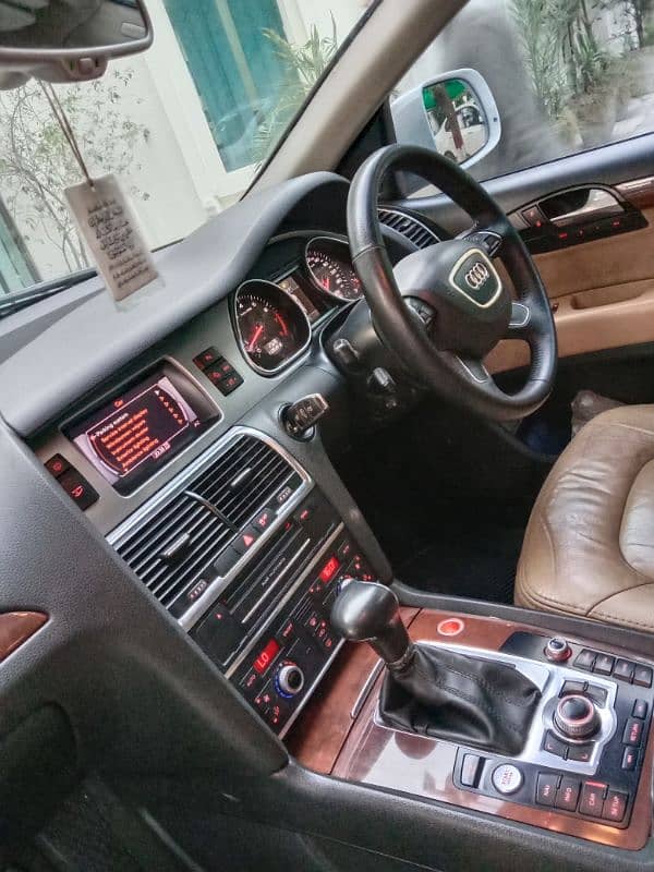 Audi Q7 2013 4