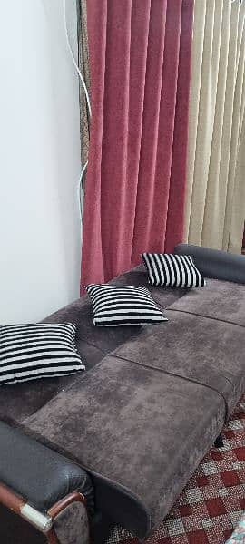 Stylish Sofa Come bed 1