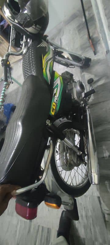 Honda cd 70 black 3