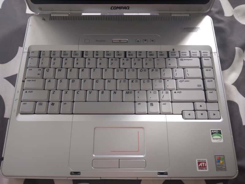 Compaq Presario M2000 3