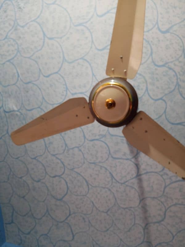 New condition ceiling fan for sale 3