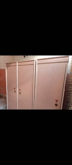 3 door cupboard 7000