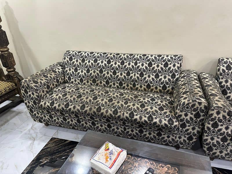 7 Seater Sofa Set In Very Good Condition 1