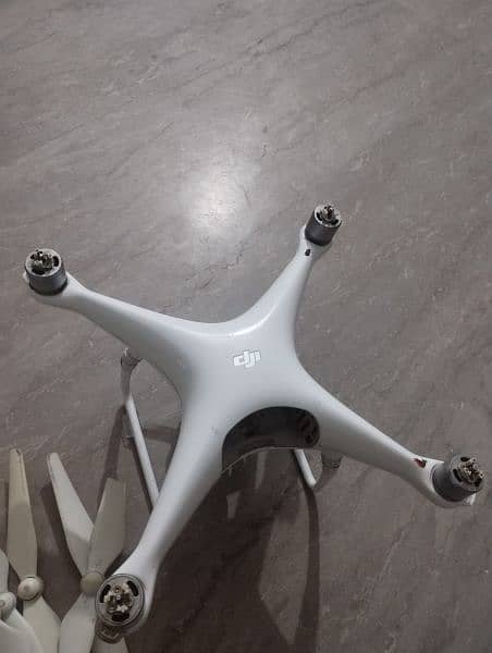 Drone Phantom 4 Advance Plus 0