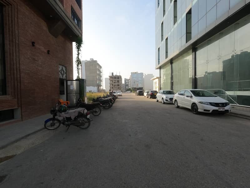 Brand New Building for Sale in Defence Phase 8, Murtaza Commercial Ideal for Large & Multinational Companies 47