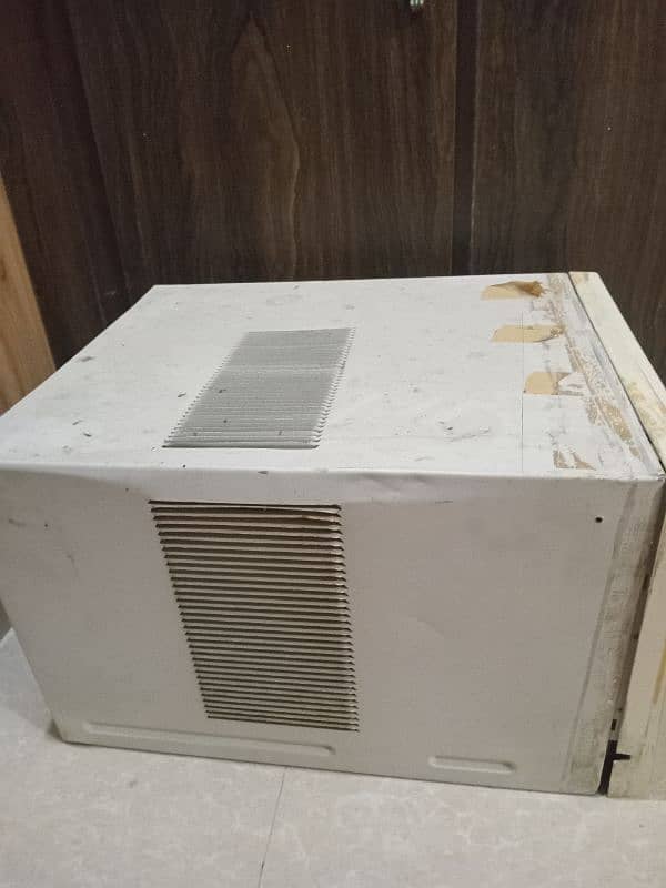 Selling 0.75 ton Window Ac for sale. 0