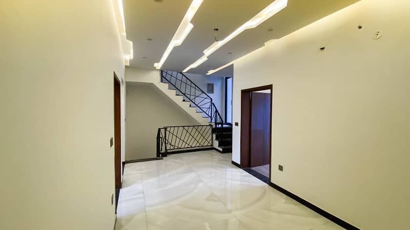 5 MARLA MODERN HOUSE WITH ELEGANT FINISHES - CRYSTAL BLOCK PARK VIEW CITY LAHORE 14