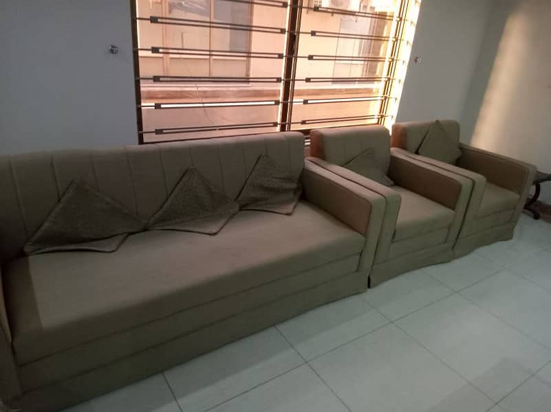 5-Seater Sofa Set – Excellent Condition 0