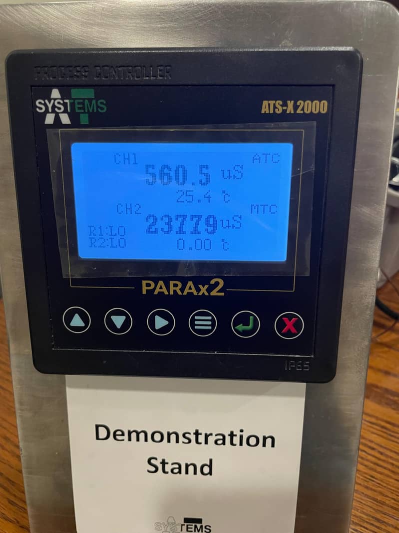 Conductivity Meter / Level Meter / pH controller 7