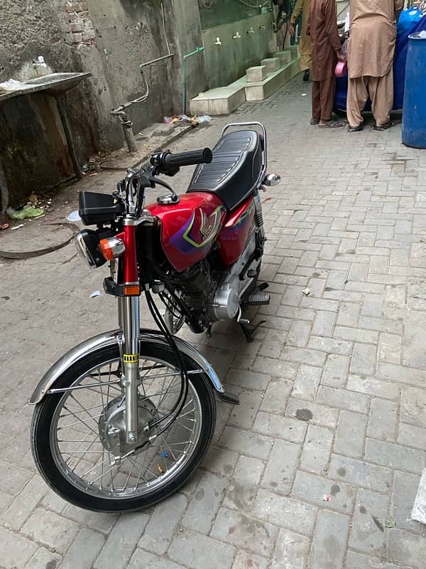 Honda 125 mint condition 10/10 neat and clean best to buy 11