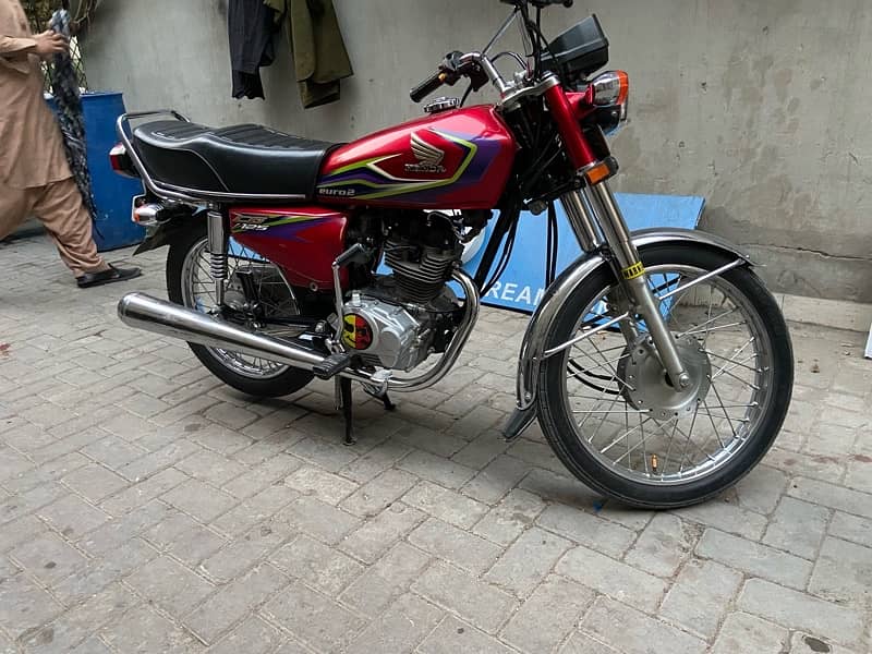 Honda 125 mint condition 10/10 neat and clean best to buy 14