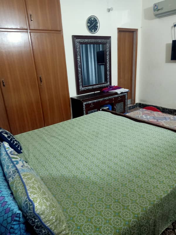 Allama Iqbal Town 18 Marla Upper Portion For Rent Lower Lock 3 Bedroom With Bath 2