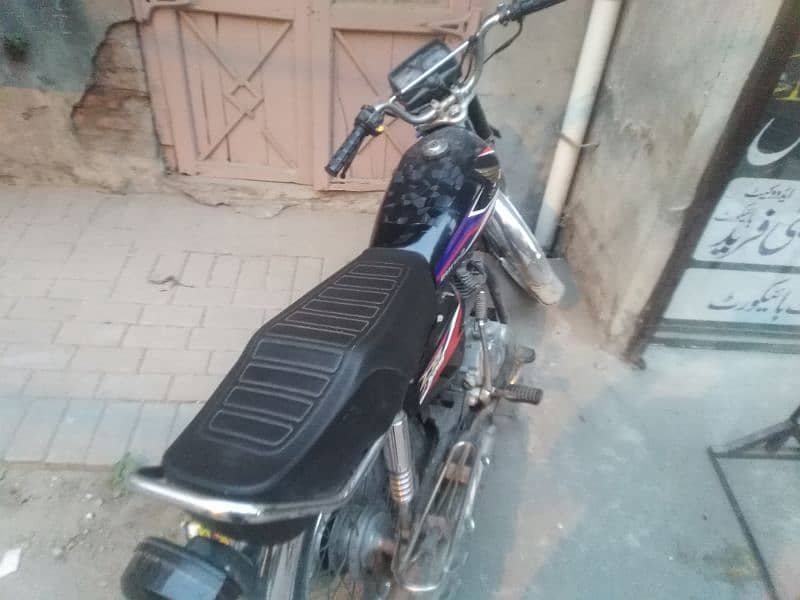 Honda 125 2017 urgent sell passo ki zarort ha biometric on the spot 0