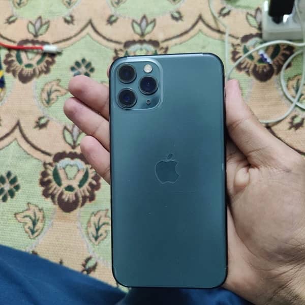 i phone 11 pro 64 GB Non pta mid night green air tight phone not open 0