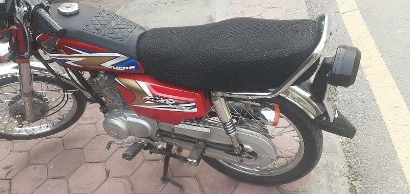 Honda 125 - excellent condition 3