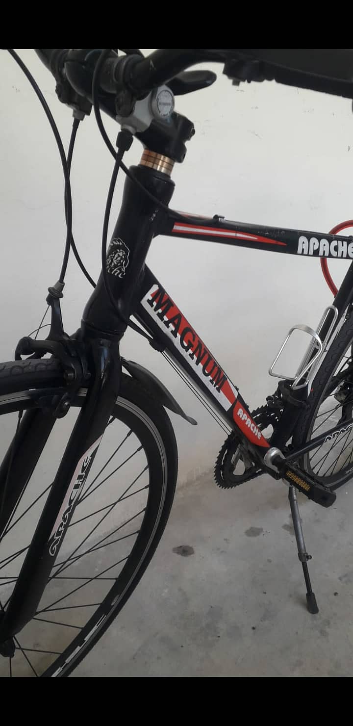 Apache Magnum Road bike 0