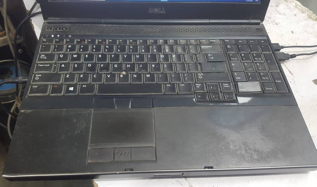 Dell laptop M4700 1