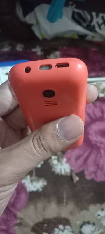 Nokia 130 Red Colour 4