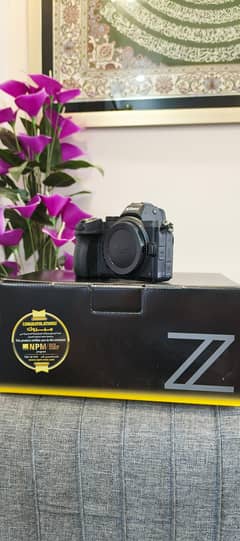 NIKON z5 Full Frame With FTZ Adapter