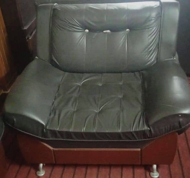 7 seater sofa set urgent sale 2