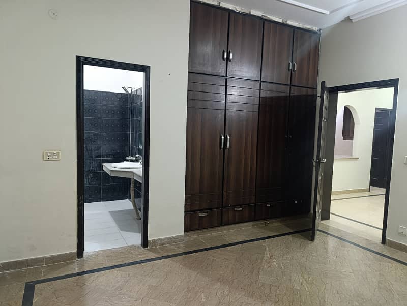 10 Marla Upper Portion 3 Bedrooms In Dha Phase 8 Ex Air Avenue 4