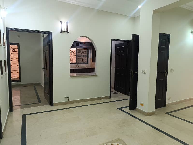 10 Marla Upper Portion 3 Bedrooms In Dha Phase 8 Ex Air Avenue 10