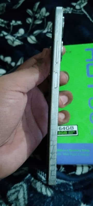 Infinix hote30 1