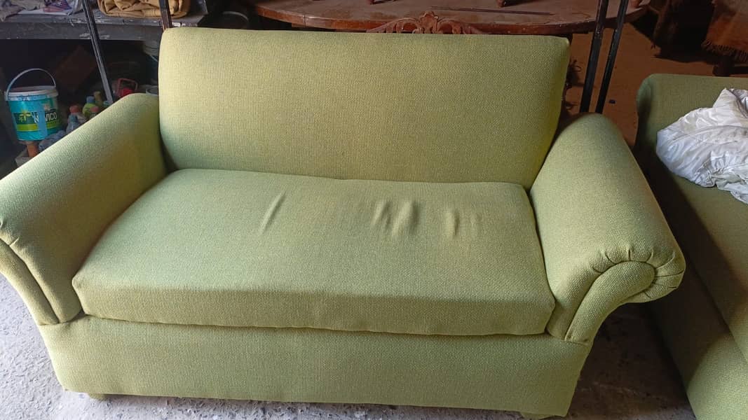 2 and 3 seter sofa 1