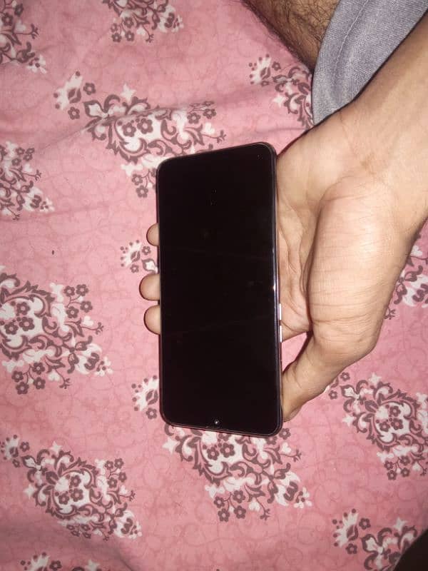 Kam ho jy ga oppo f11 8 ram 256 gp all ok set ha pasiyo ki zarurat ha 3