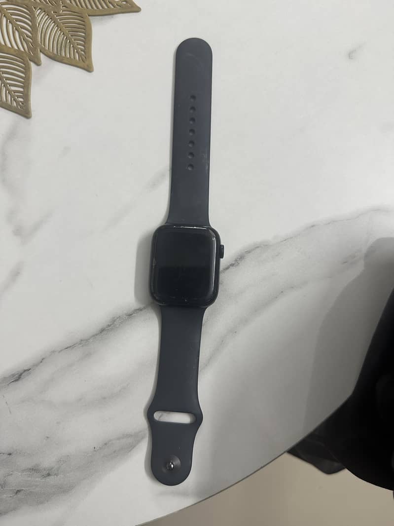 Apple watch series 8 3